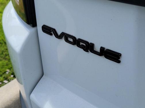 Fuji White 2018 Land Rover Range Rover Evoque SE