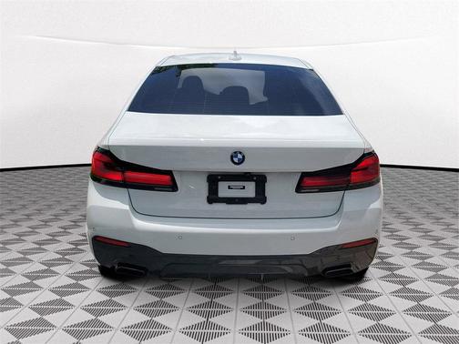 2022 BMW 530 i
