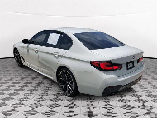 2022 BMW 530 i