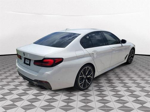 2022 BMW 530 i