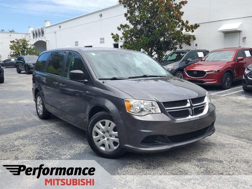 Granite Crystal Clearcoat Metallic 2019 Dodge Grand Caravan SE