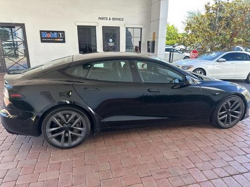 2022 Tesla Model S Base
