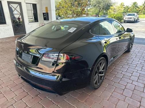 2022 Tesla Model S Base
