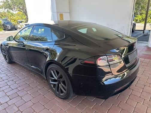 2022 Tesla Model S Base