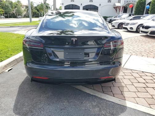 2022 Tesla Model S Base
