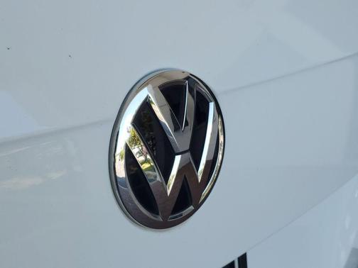 Pure White 2019 Volkswagen Tiguan 2.0T SEL R-Line Black