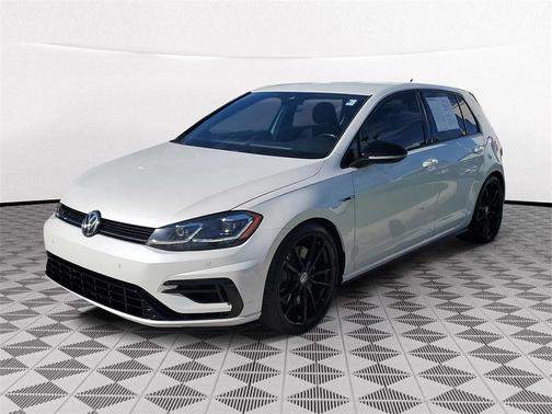 2019 Volkswagen Golf R 2.0T w/DCC & Navigation