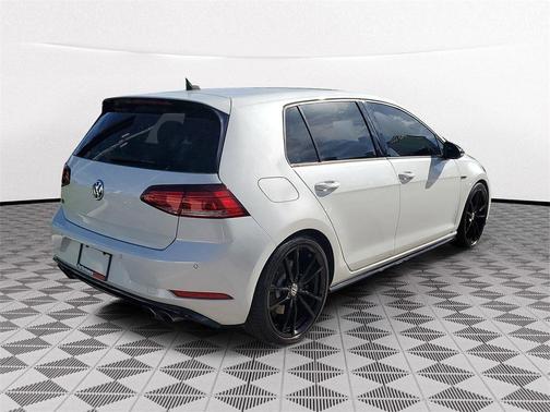 2019 Volkswagen Golf R 2.0T w/DCC & Navigation