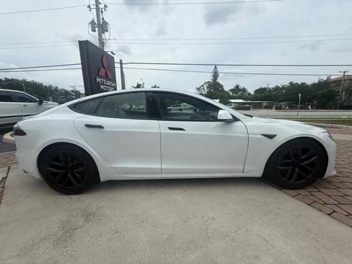 2022 Tesla Model S Plaid