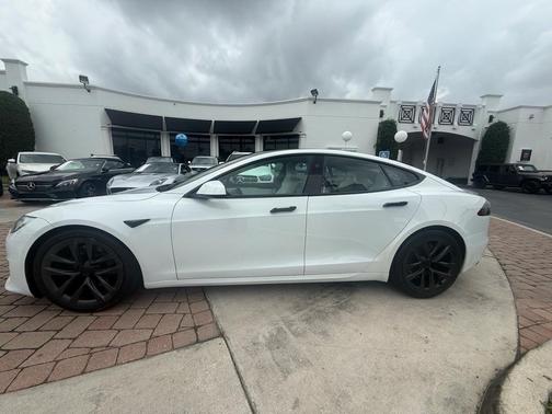 2022 Tesla Model S Plaid