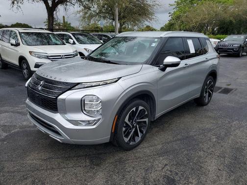 2023 Mitsubishi Outlander SEL