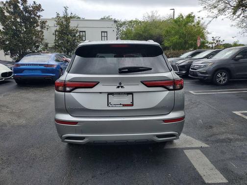 2023 Mitsubishi Outlander SEL