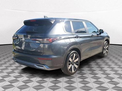 Graphite Gray 2026 Mitsubishi Outlander SE