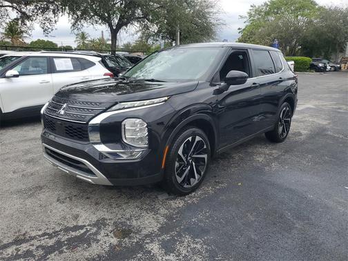2024 Mitsubishi Outlander SE