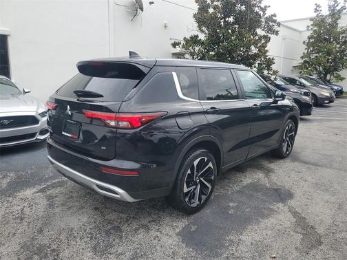 2024 Mitsubishi Outlander SE