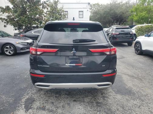 2024 Mitsubishi Outlander SE