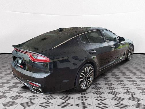 Aurora Black 2018 Kia Stinger Premium