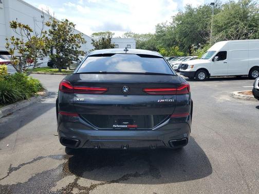 Black Sapphire Metallic 2022 BMW X6 M50i