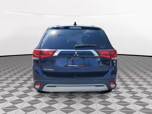 2020 Mitsubishi Outlander ES