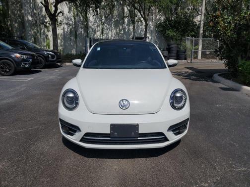 Pure White 2018 Volkswagen Beetle 2.0T SE