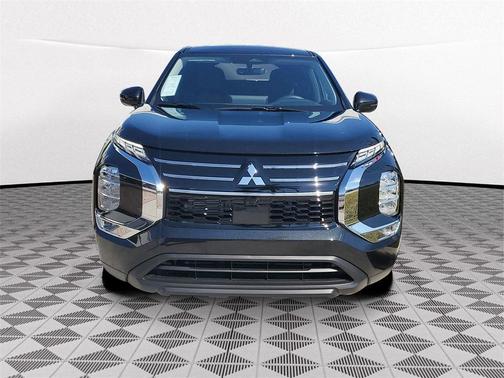 2026 Mitsubishi Outlander ES