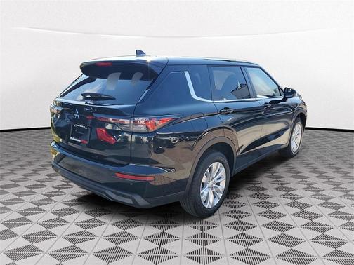 2026 Mitsubishi Outlander ES