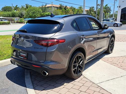 2021 Alfa Romeo Stelvio Base