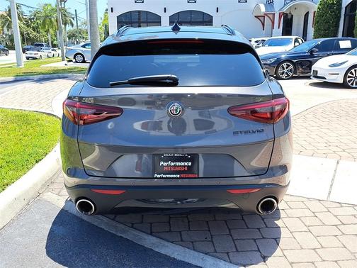 2021 Alfa Romeo Stelvio Base