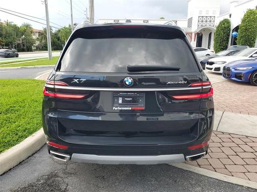 2023 BMW X7 xDrive40i