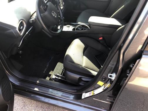 2021 Toyota Prius Prime LE