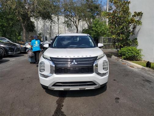 2023 Mitsubishi Outlander SE Special Edition