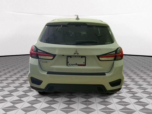 White Diamond 2026 Mitsubishi Outlander Sport 2.0 ES