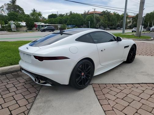 2017 Jaguar F-TYPE R