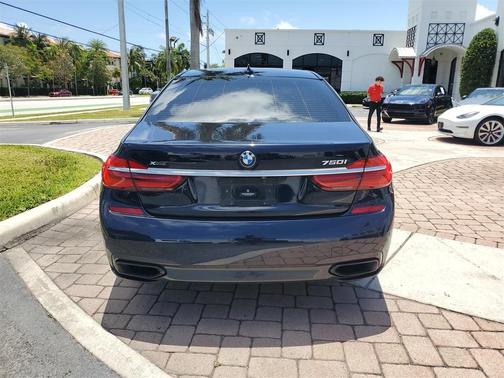 2018 BMW 750 i xDrive