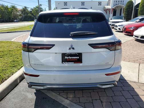 2025 Mitsubishi Outlander SE