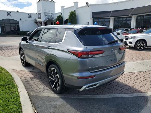 2022 Mitsubishi Outlander SE