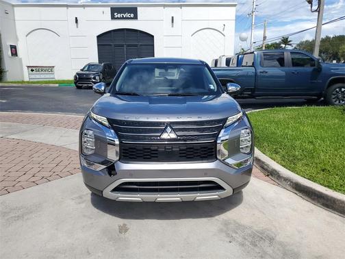 2022 Mitsubishi Outlander SE