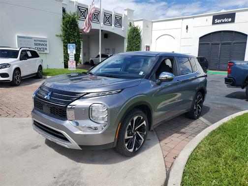 2022 Mitsubishi Outlander SE