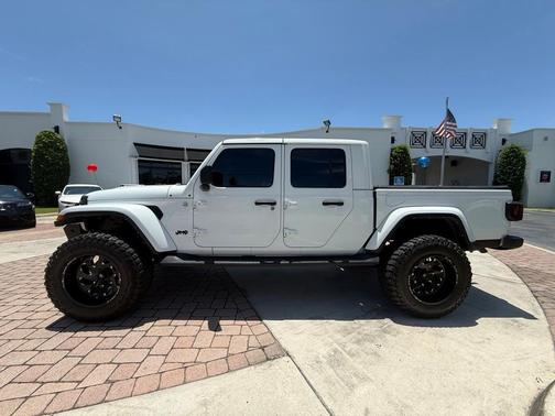 2022 Jeep Gladiator Overland