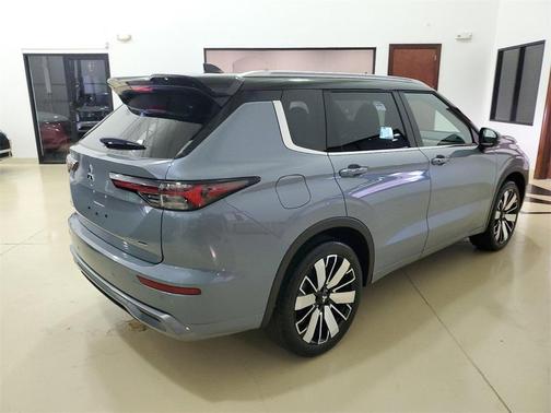 2025 Mitsubishi Outlander SEL