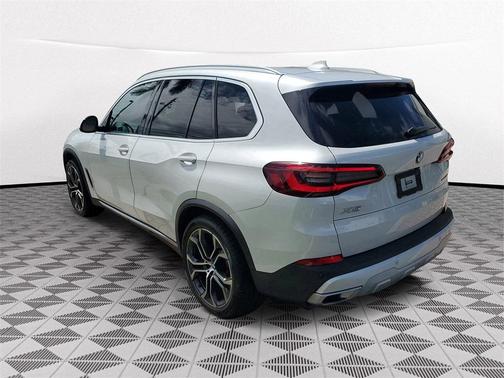 2023 BMW X5 sDrive40i