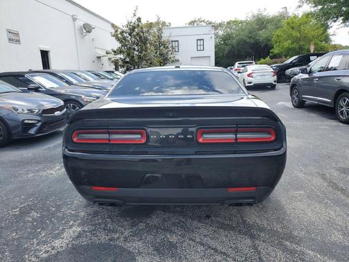 Pitch Black Clearcoat 2020 Dodge Challenger R/T