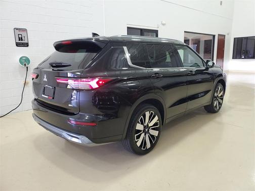2025 Mitsubishi Outlander SEL