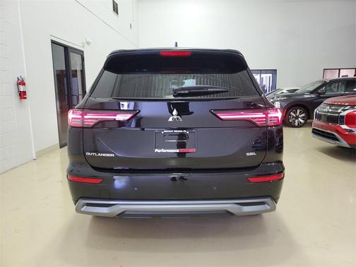 2025 Mitsubishi Outlander SEL