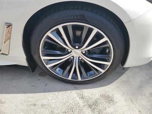 2017 INFINITI Q60 2.0T Premium