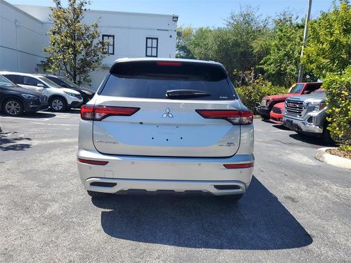 2025 Mitsubishi Outlander PHEV SEL