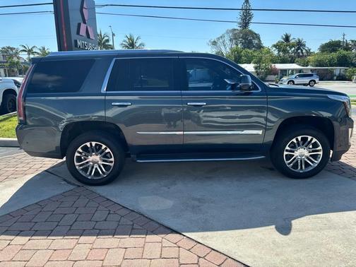 2019 Cadillac Escalade Standard