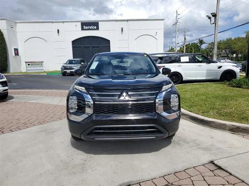 2025 Mitsubishi Outlander ES
