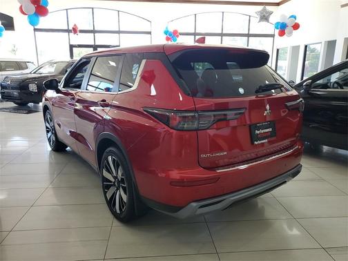 2025 Mitsubishi Outlander SE