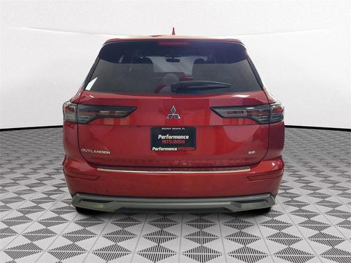 2025 Mitsubishi Outlander SE